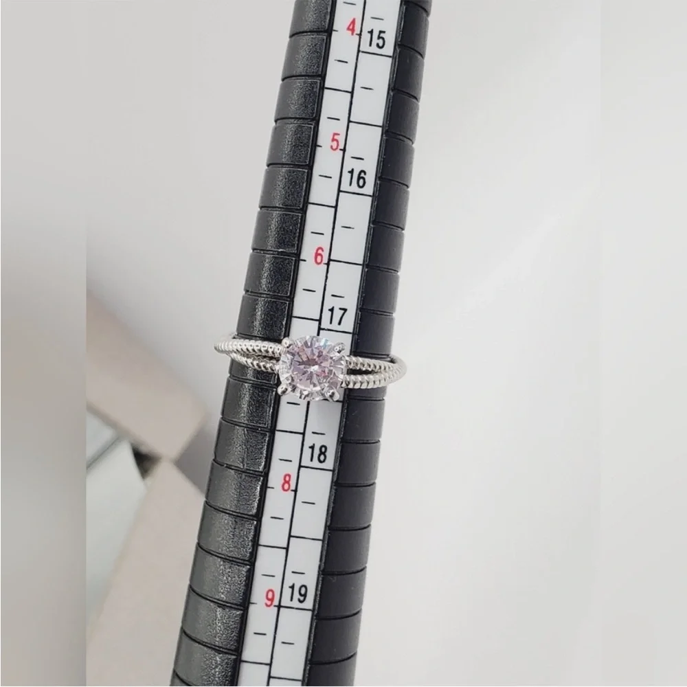Round Cut Diamond Simulant Rhodium Plated Silver Tone Solitaire Cable Rope Ring